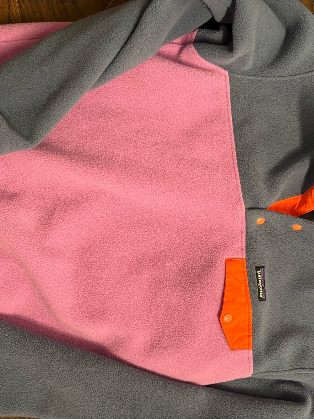 Patagonia Pink, Gray & Orange Fleece synch
